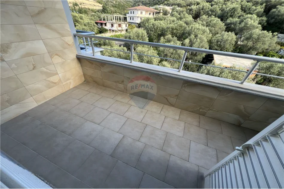 Vlore - Lungomare, shitet apartament 2+1 Kati 8, 124 m² 238.000 € (Rruga Dhimitër Konomi, Vlore)