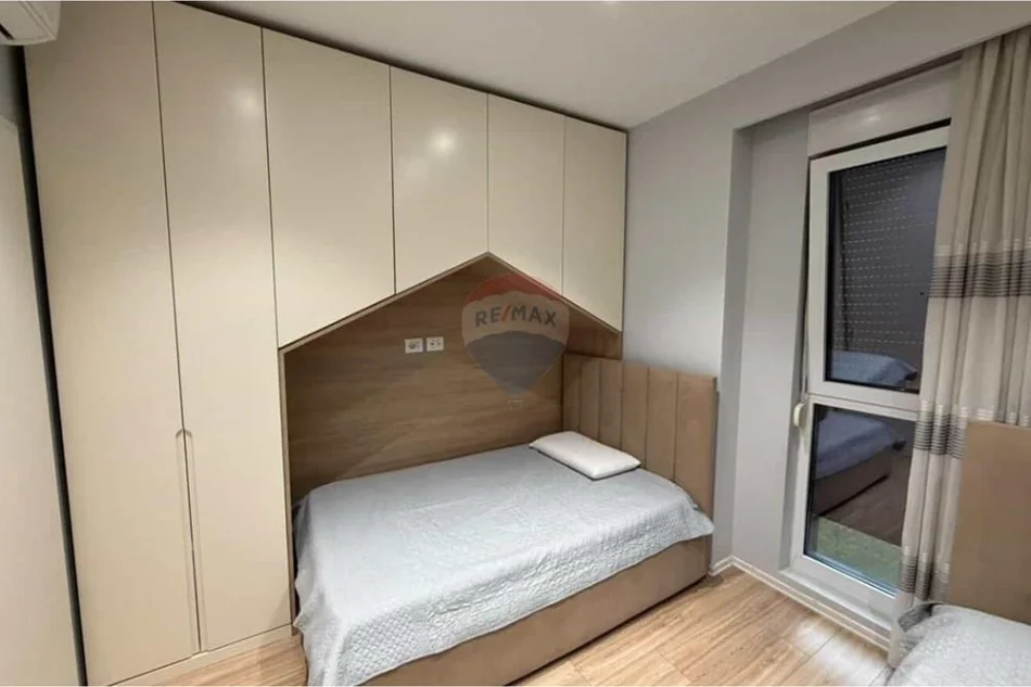 Tirane, jepet me qera apartament , 105 m² 750 € 