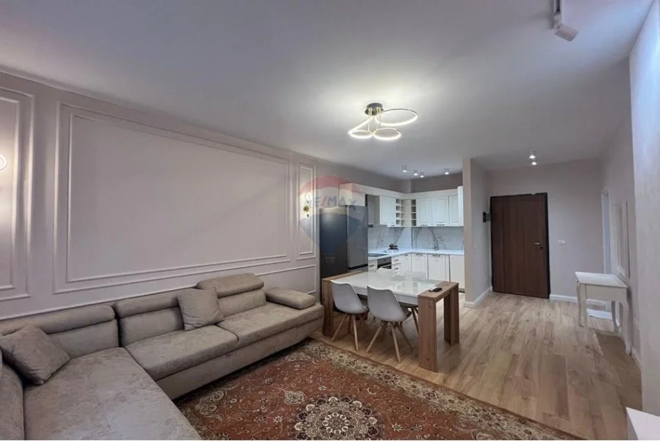 Tirane, jepet me qera apartament 1+1 Kati 1, 70 m² 700 € (Kopshtit Zoologjik.)