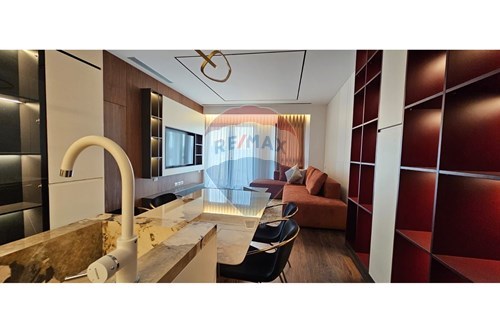 Tirane, jepet me qera apartament 3+1+Ballkon Kati 14, 160 m² 2.200 € (rruga e Kavajes)