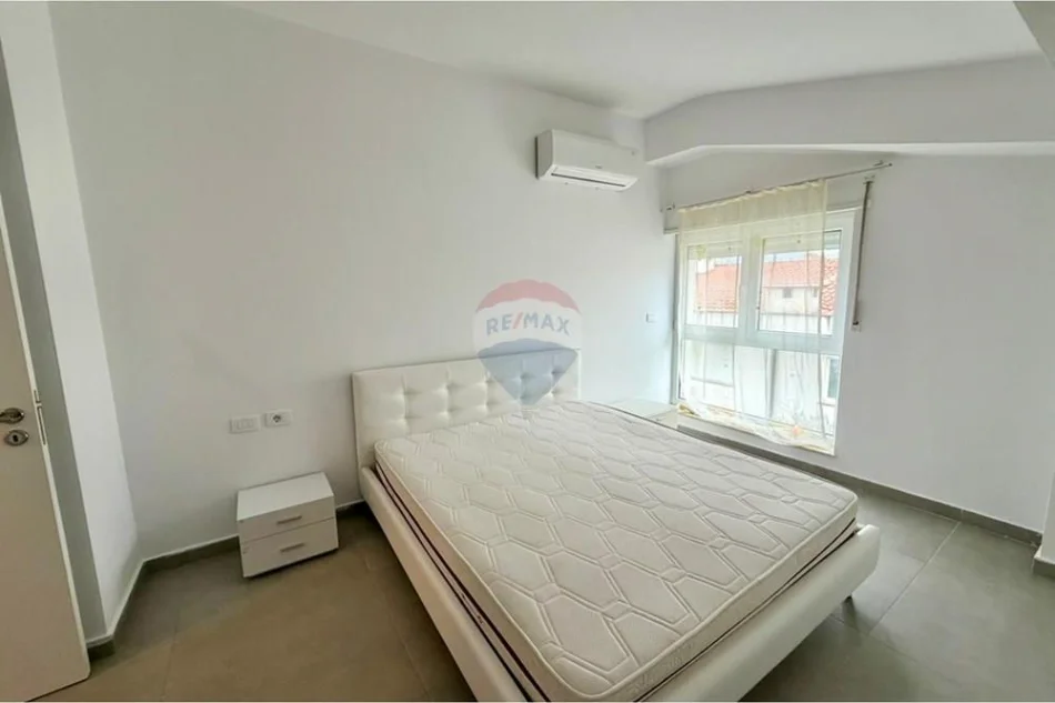Tirane, shes apartament 2+1+Ballkon Kati 2, 205.000 € (Kodra e Diellit)