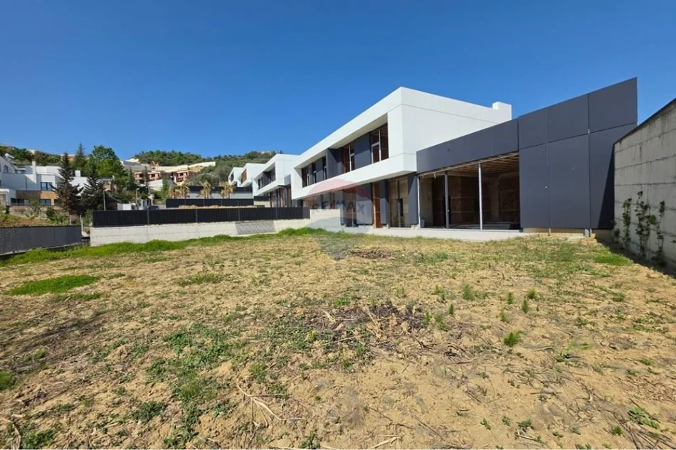 Tirane, shitet Vile , 420 m² 490.000 € 