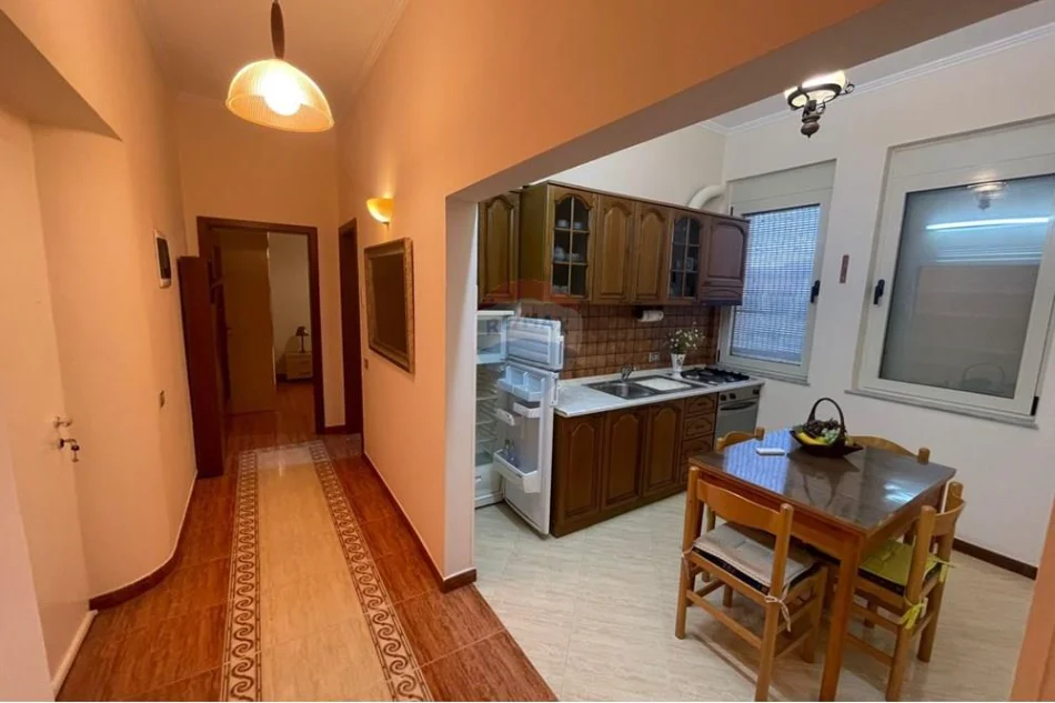 Tirane, jepet me qera apartament , 60 m² 620 € 