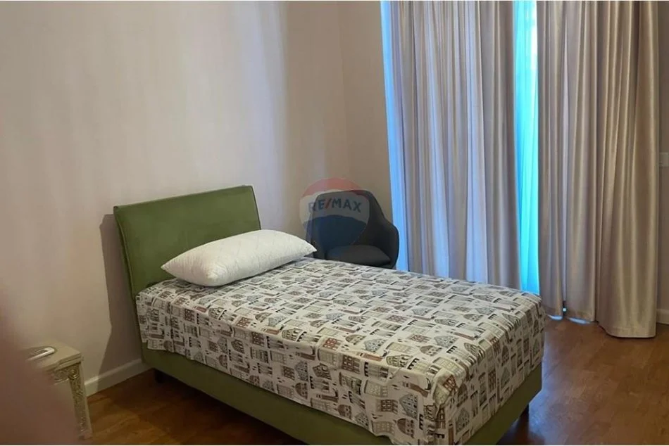 Tirane, jepet me qera apartament 2+1 , 124 m² 1.600 € (Rruga e Kosovarëve, Tiranë)