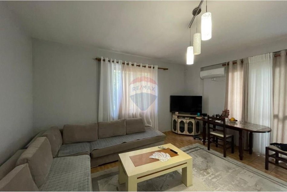 Tirane, shitet apartament 1+1 Kati 1, 103 m² 110.000 € (Rruga e Thesarit, Tiranë (ID: 530551001-229)