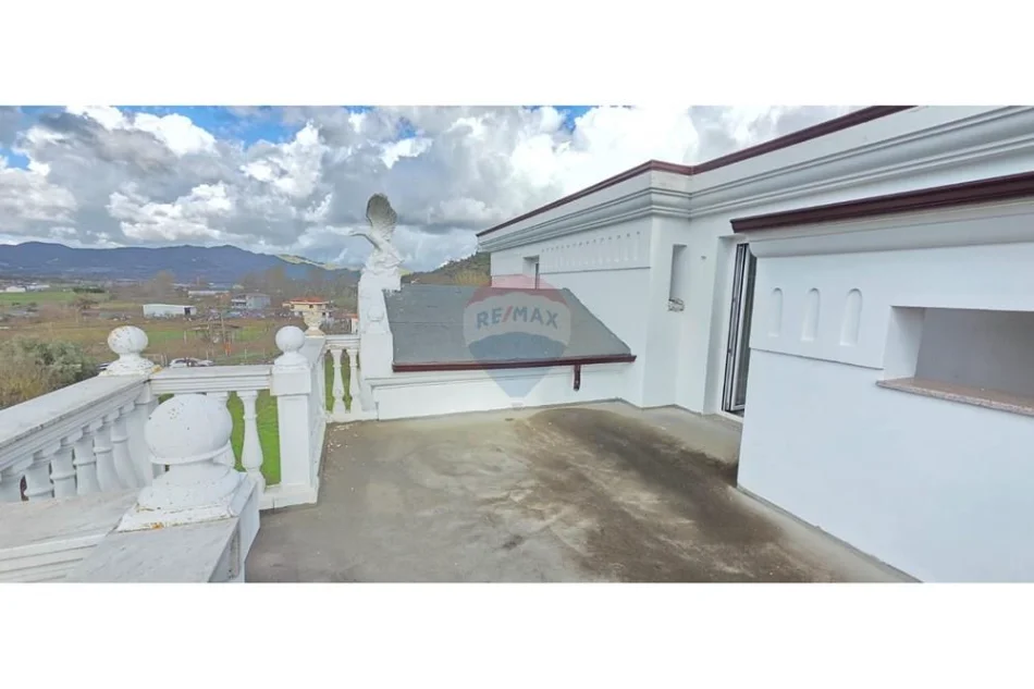 Tirane, shitet Vile , 450 m² 650.000 €