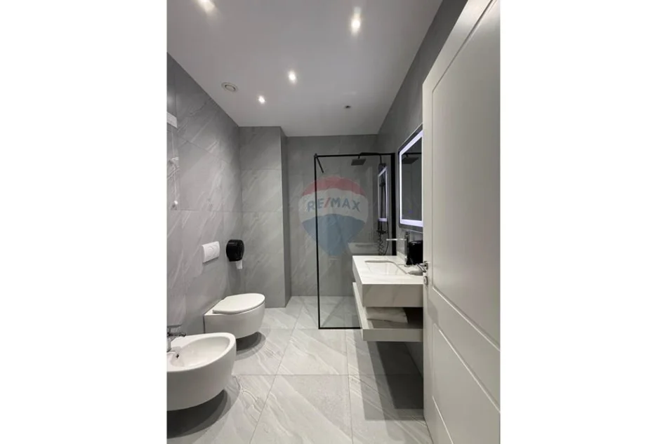 Tirane, shitet apartament , 125 m² 550.000 € 