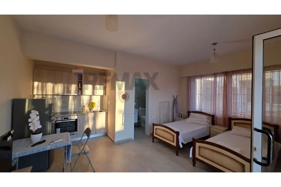 Vlore - Lungomare, jepet me qera garsonier Studio Kati 0, 40 m² 320 € (Rruga Petro Marko, Vlore)