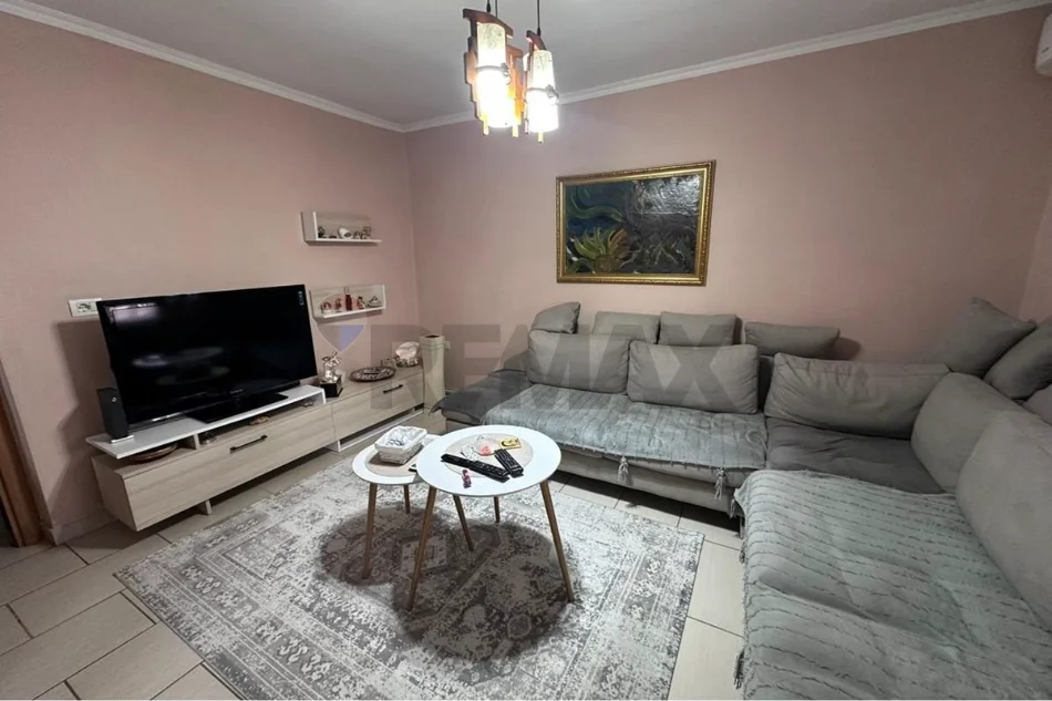 Tirane, shitet apartament 1+1 Kati 4, 59 m² 110.000 €
