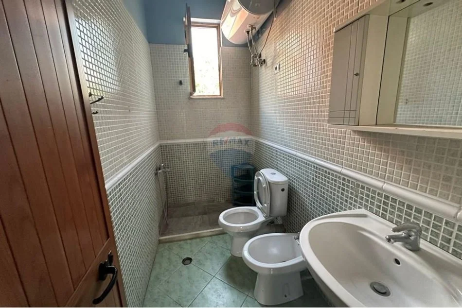 Tirane, jepet me qera apartament 2+1 Kati 1, 75 m² 650 € (Qyteti Studenti, Tiranë)