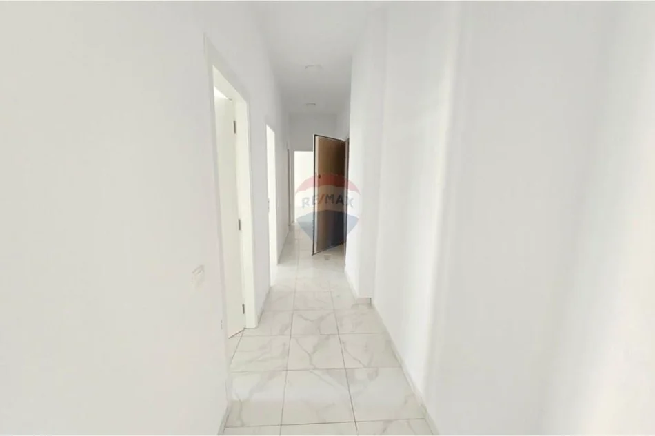 Tirane, jepet me qera , 111 m² 1.065 € (Square 21)