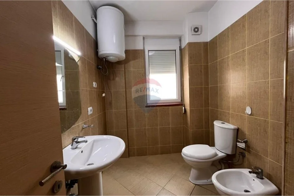 Tirane, shitet apartament , 160 m² 267.000 € 