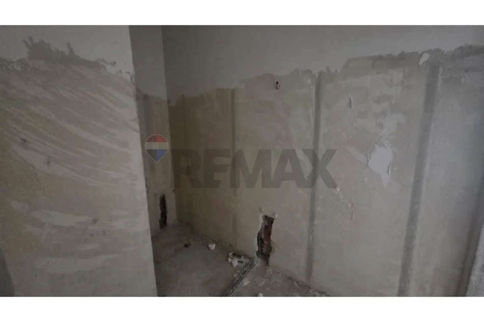 Vlore, shitet apartament 1+1+Ballkon , 58 m² 65.000 € (Rruga Gjergj Kastrioti (Transballkanike), Vlorë)