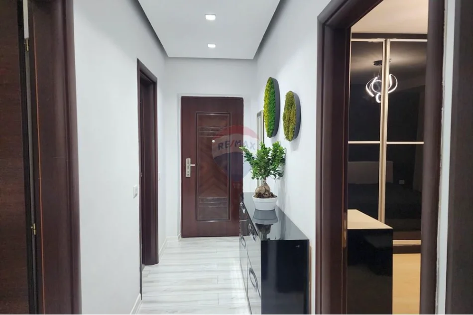 Tirane, jepet me qera apartament , 95 m² 651 € 