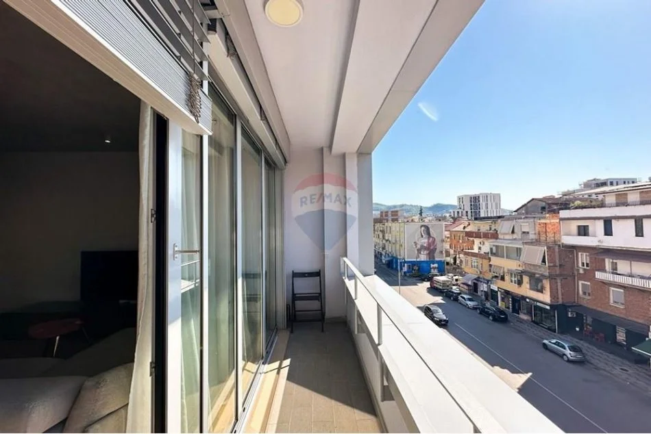 Tirane, jap me qera apartament 3+1+Aneks+Ballkon Kati 3, 1.500 € 