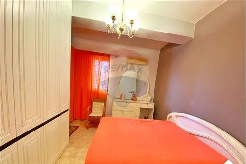 Tirane, jepet me qera apartament 3+1 , 140 m² 600 € (Blloku i Ambasadave - Rruga e Kavajës, Shqipëri)