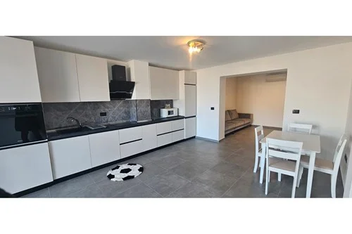Tirane, jepet me qera apartament 1+1+Aneks+Ballkon Kati 3, 90 m² 480 € (Kinostudio)
