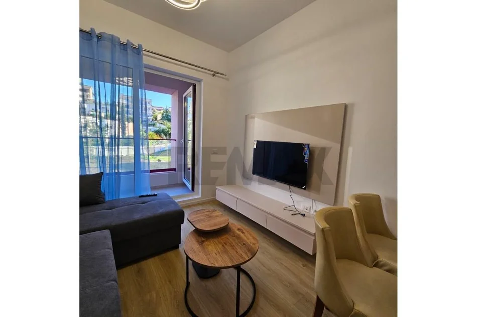 Tirane, jepet me qera apartament 1+1+Ballkon , 60 m² 530 € (Kompleksi Mangalem)