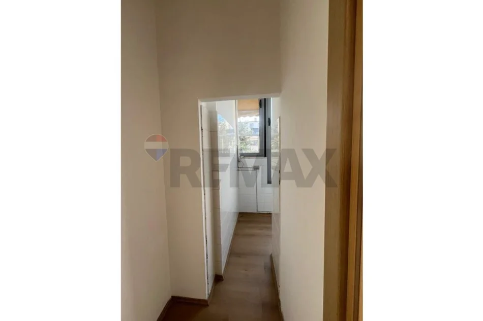 Tirane, shitet zyre Kati 1, 79 m² 