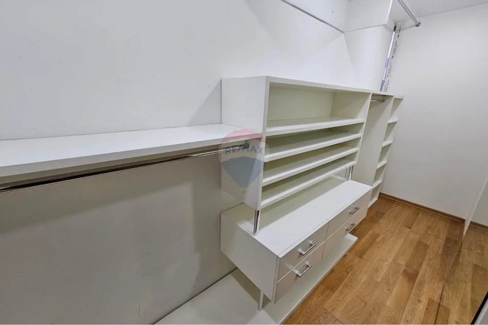 Tirane, shitet apartament , 164 m² 624.000 € 