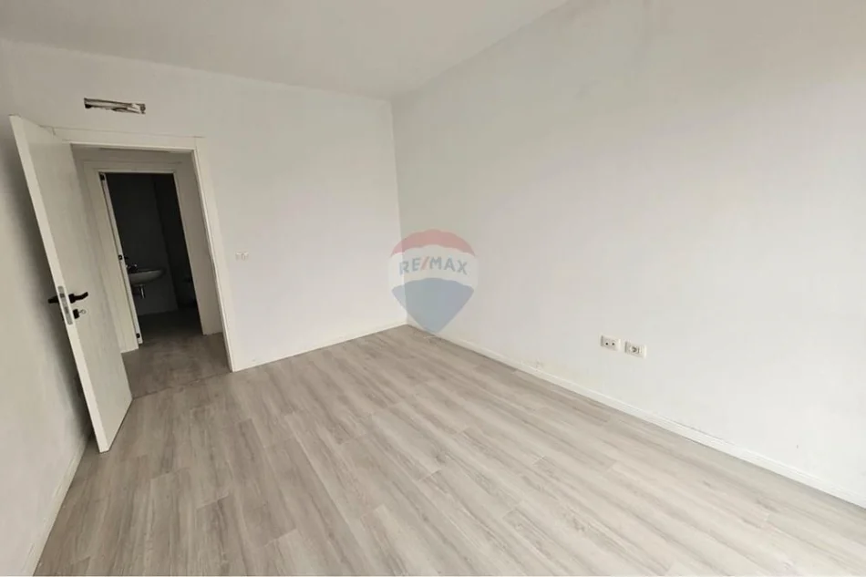 Tirane, jepet me qera , 83 m² 680 € 