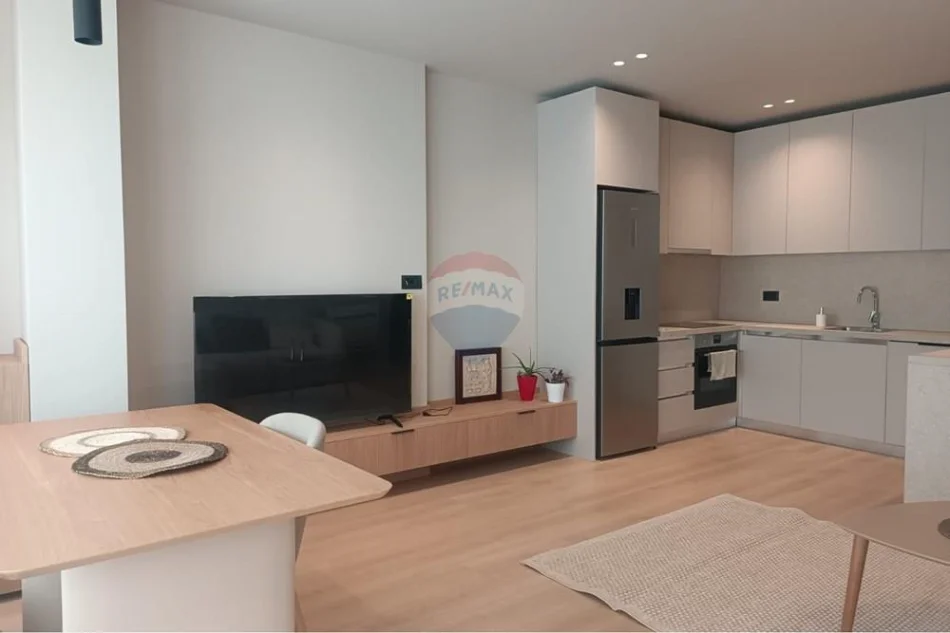 Tirane, jepet me qera apartament 2+1+Ballkon , 1.200 € (rruga e kosovareve)