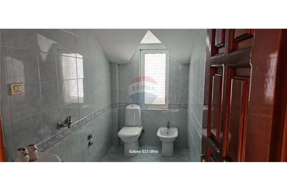 Tirane, jepet me qera apartament+verande | Penthouse 3+1+Ballkon , 250 m² 800 € 