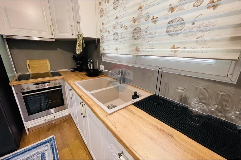 Tirane, jepet me qera apartament 1+1 , (Rr. Elbasanit)