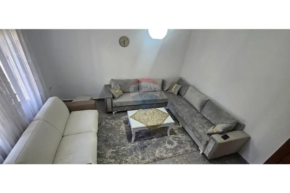 Shqiperi, jepet me qera apartament 1+1 , 65 m² 500 € (Rruga Babë Rexha, Rruga e Kavajës, Tiranë)