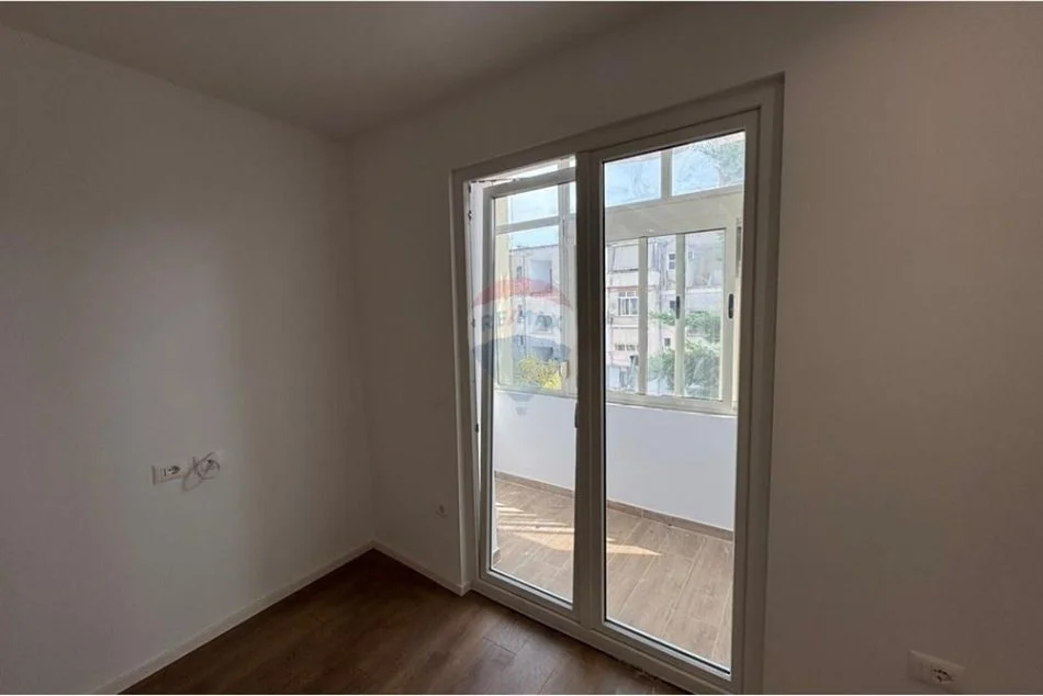 Tirane, jepet me qera apartament 2+1 , 68 m² 650 € (Myslym Shyri)