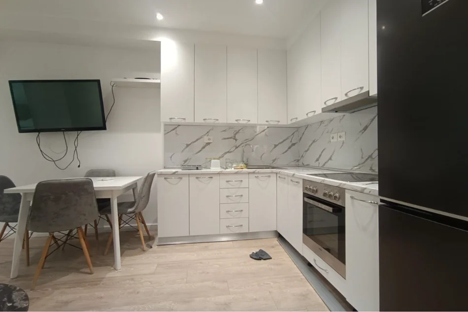 Tirane, jepet me qera apartament 2+1 Kati 3, 600 € (don bosco)