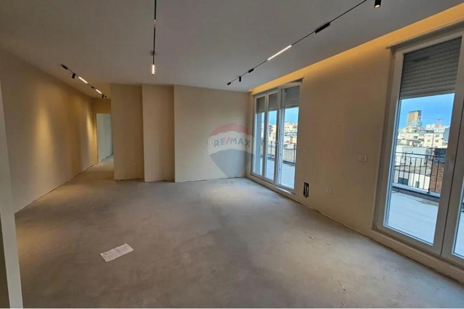 shitet apartament 2+1+Aneks+Ballkon , 143 m² 340.000 € (Ish Tregu Elektrik, Tiranë)