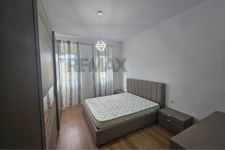 Tirane, jepet me qera , 80 m² 533 € 