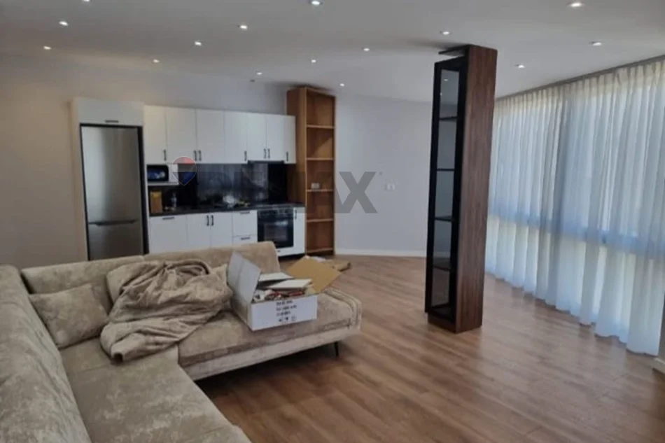 Tirane, jepet me qera apartament , 98 m² 450 € 