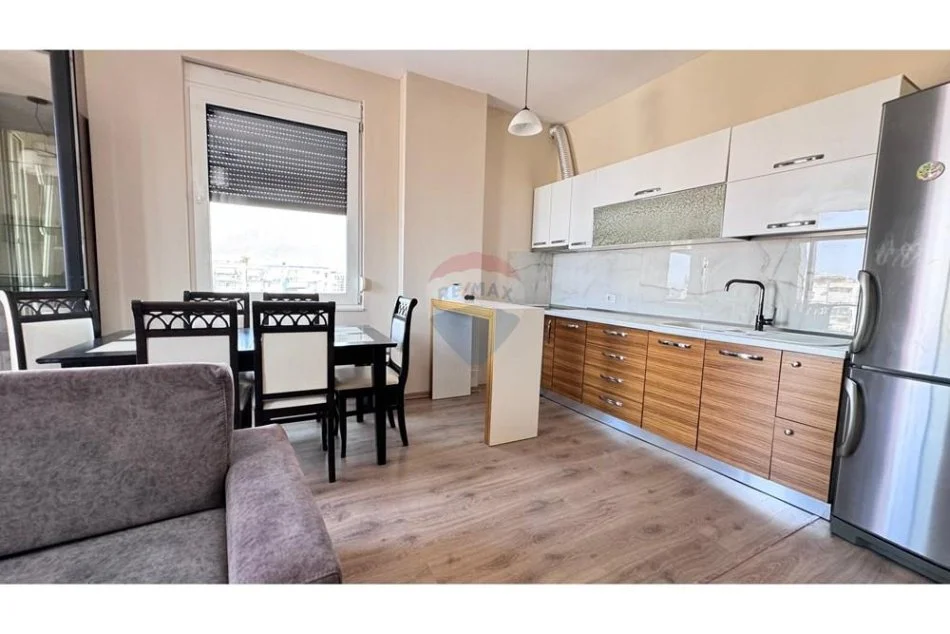 Tirane, jepet me qera apartament 1+1+Ballkon , 71 m² 850 € 