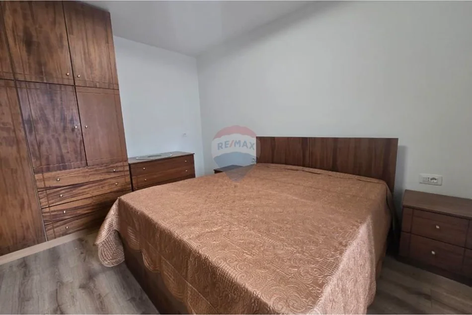 Tirane, jepet me qera apartament , 65 m² 680 € (Ambasada Amerikane)