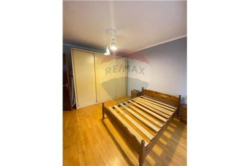 Shqiperi, jepet me qera apartament 1+1 , 60 m² 500 € (Rruga Barrikadave - Qendër)