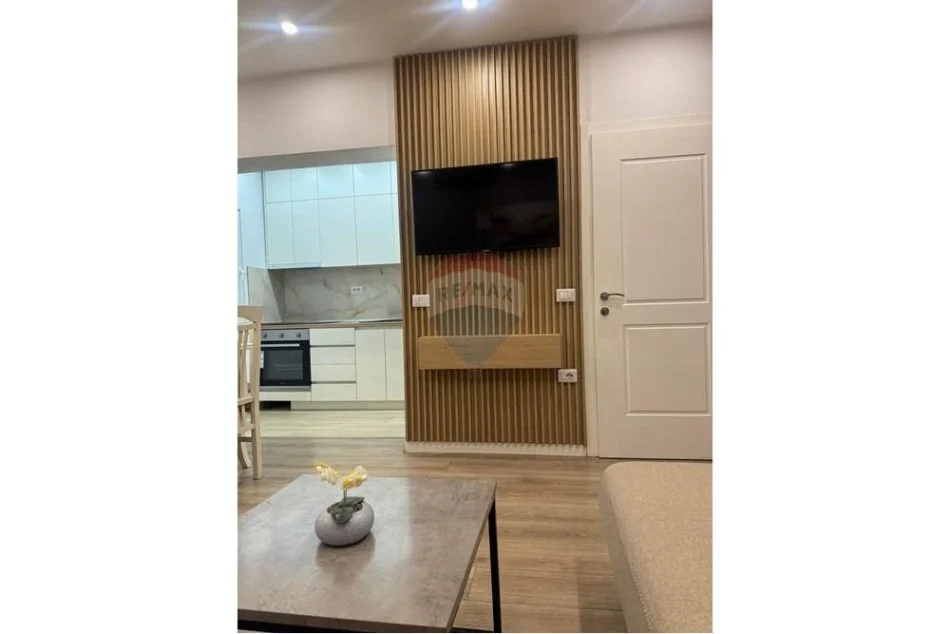 Tirane, jepet me qera apartament 1+1 , 58 m² 600 € (Rruga Ferit Xhajko)