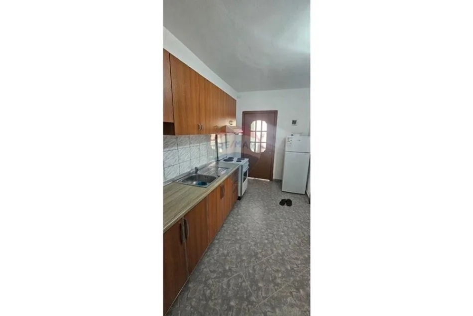Shqiperi, jepet me qera apartament 1+1 , 65 m² 500 € (Rruga Babë Rexha, Rruga e Kavajës, Tiranë)