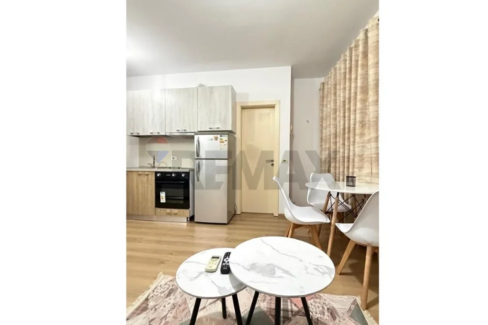 Tirane, jepet me qera apartament Kati 6, 40 m² 370 € (Qsut)