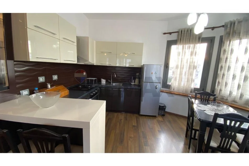 Tirane, jepet me qera apartament 2+1+Ballkon Kati 5, 90 m² 700 € (Tefta tashko)