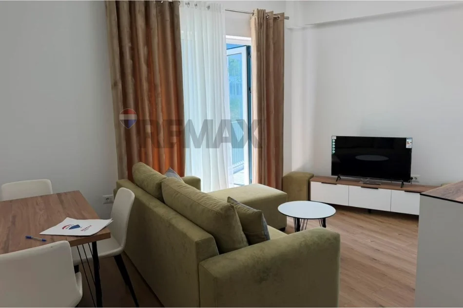 Tirane, jepet me qera apartament 1+1 Kati 2, 65 m² 400 € (Rezidenca Oxa, Fresk)