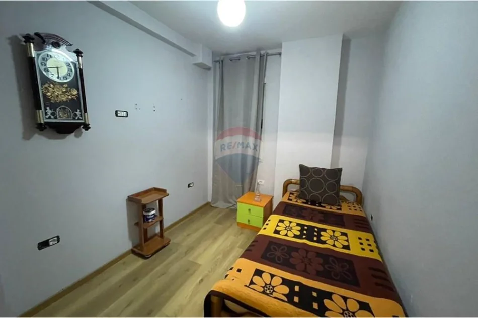 Shqiperi, jepet me qera apartament 3+1+Ballkon Kati 3, 100 m² 550 € 