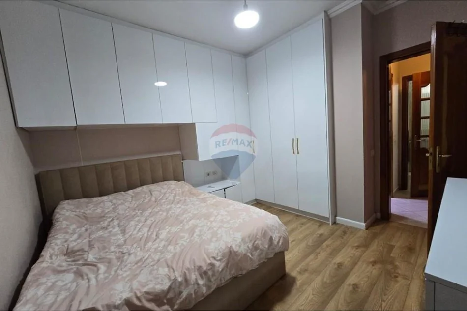 Apartament - Për Qira - Rruga e Kavajës, Tiranë 800 €