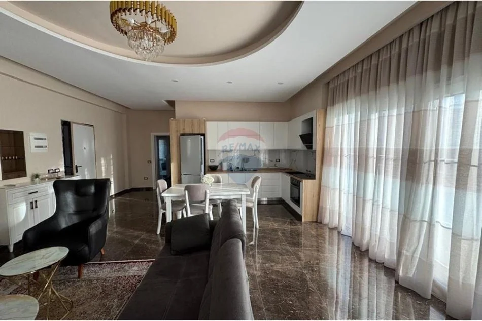 Vlore, jepet me qera apartament+verande | Penthouse , 220 m² 1.000 € (Skele Vlore)