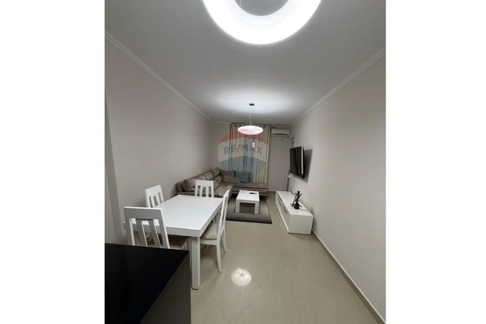 Tirane, jepet me qera apartament 2+1 Kati 3, 83 m² 777 € (Kompleksi Kontakt)