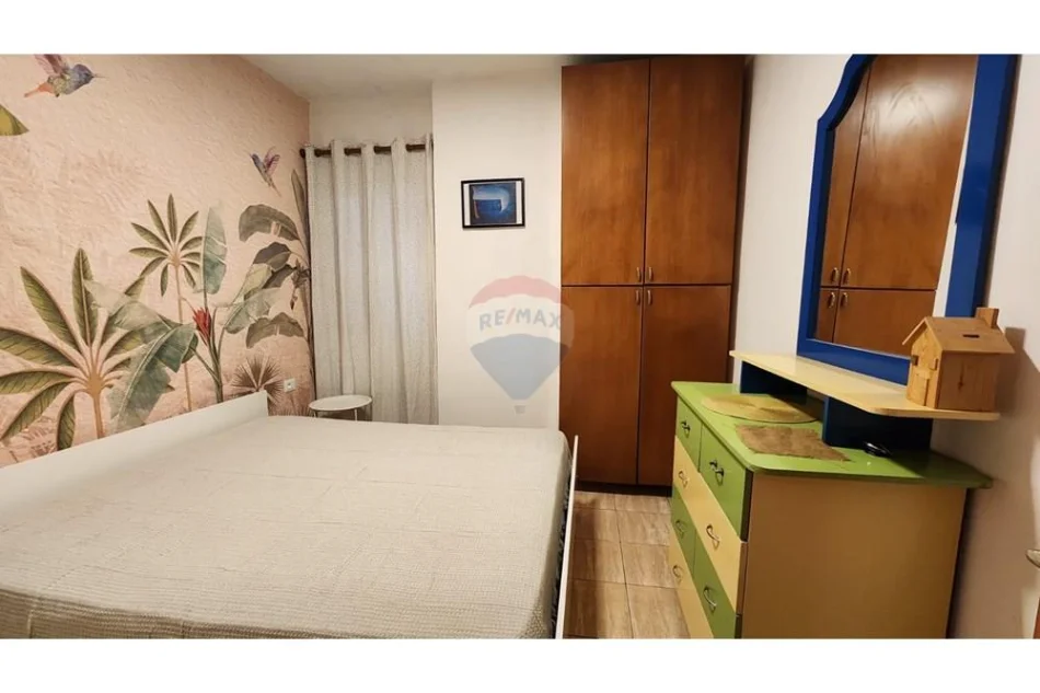Tirane, jepet me qera apartament 1+1 ,