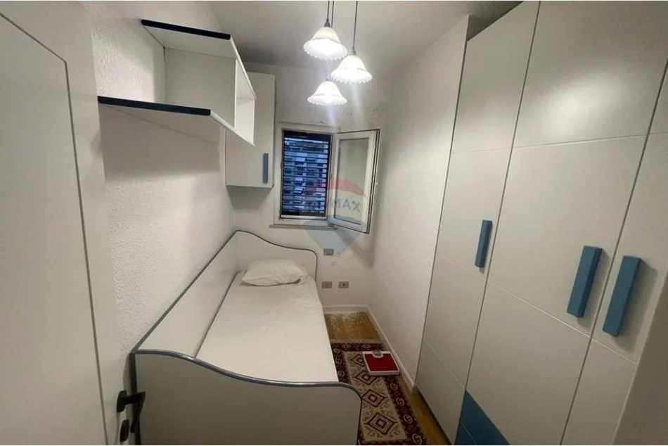 Tirane, jepet me qera apartament 2+1+Ballkon , 80 m² 750 € 