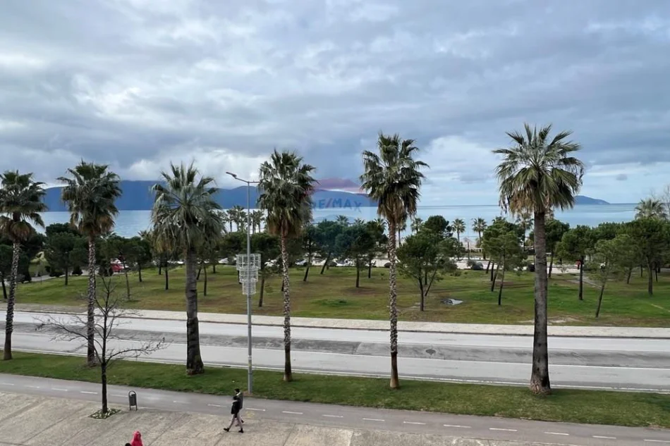 Vlore - Lungomare, shitet apartament+verande | Penthouse 2+1 Kati 3, 120 m² (Lungomare, vije e pare, Vlore)