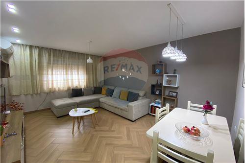 Tirane, shitet apartament 1+1 Kati 4, 59 m² 85.000 € (Irfan Tomini)